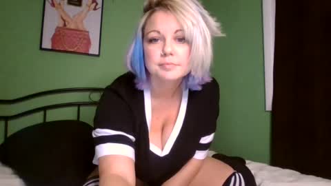 Snapshot of 0lilith0 chatting on July 2026 05:47:02 AM Lilly online show from July 2026 05:47:02 AM