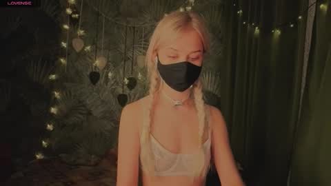 0ophelia online show from March 2026 10:06:01 PM