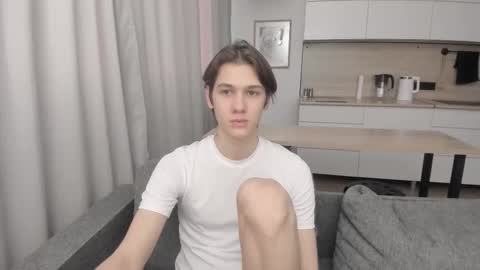 Adam online show from September 2025 12:18:01 PM