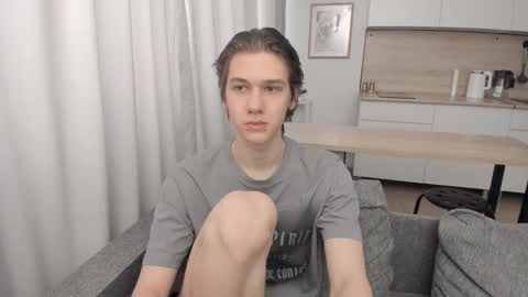 Adam online show from October 2025 04:10:01 AM