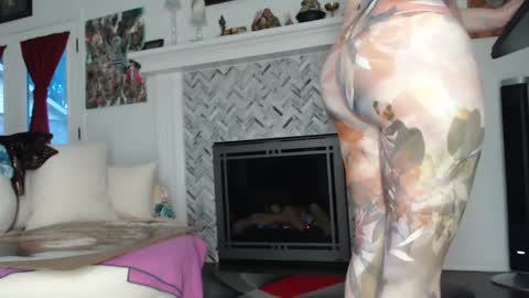 Aurora Willows online show from January 2025 01:42:01 PM