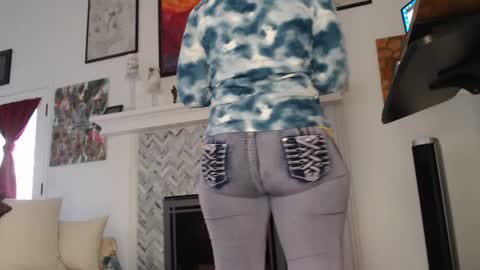 Aurora Willows online show from January 2025 03:22:02 PM