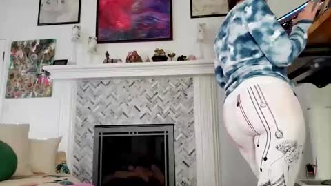 Aurora Willows online show from February 2025 03:27:02 PM