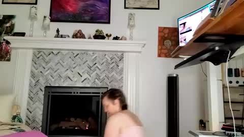 Aurora Willows online show from February 2025 12:00:01 PM