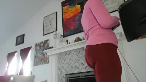 Aurora Willows online show from February 2025 04:15:02 PM