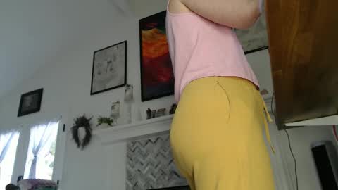 Aurora Willows online show from December 2025 03:39:02 PM