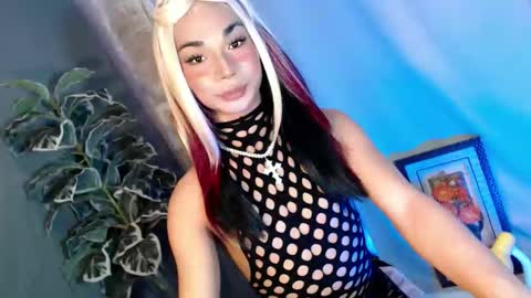 Snapshot of 18_nicole chatting on June 2026 10:03:01 AM barbie online show from June 2026 10:03:01 AM