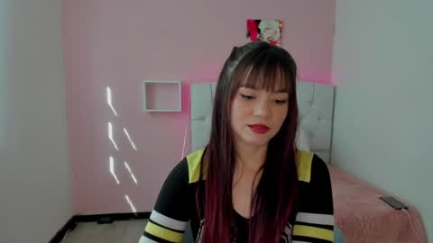 Snapshot of 18candy chatting on December 2024 08:37:02 PM 18candy online show from December 2024 08:37:02 PM