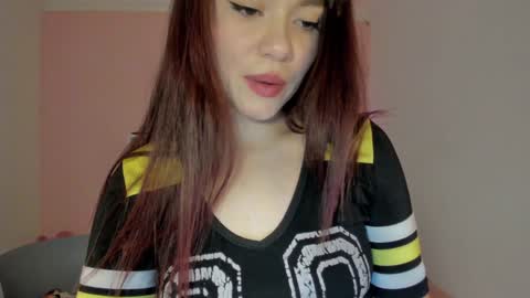 Snapshot of 18candy chatting on January 2025 12:25:02 AM 18candy online show from January 2025 12:25:02 AM