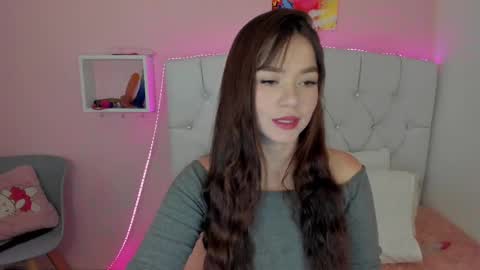 Snapshot of 18candy chatting on February 2025 09:57:01 PM 18candy online show from February 2025 09:57:01 PM