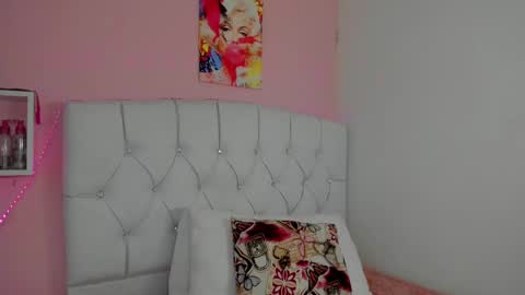 Snapshot of 18candy chatting on September 2025 10:10:02 PM 18candy online show from September 2025 10:10:02 PM