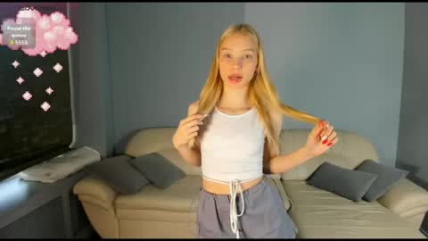 Kira online show from November 2025 05:06:01 AM