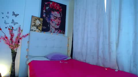 stef read my description online show from February 2025 04:18:01 PM