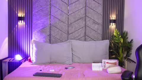 anya online show from September 2025 07:58:02 PM