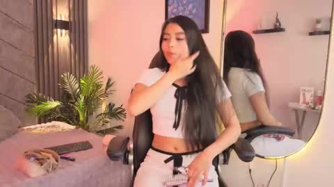 anya online show from November 2025 07:16:02 PM