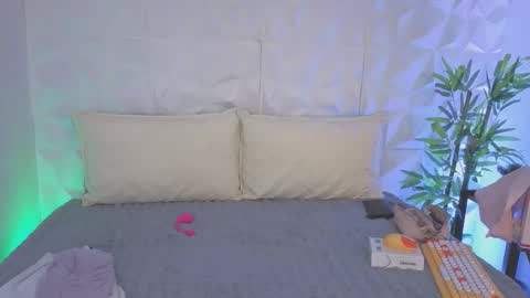 anya online show from December 2025 07:54:02 PM