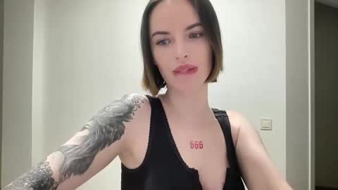 DOVE online show from October 2025 08:20:02 PM