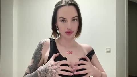 DOVE online show from November 2025 08:35:02 PM