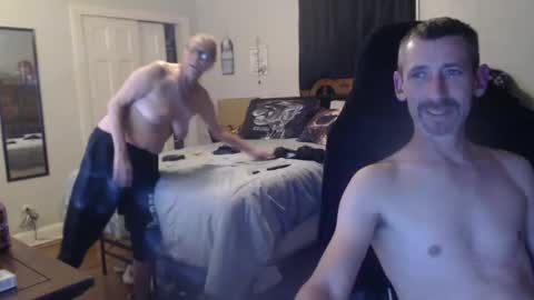 1hotcouple2c online show from October 2025 12:10:01 AM