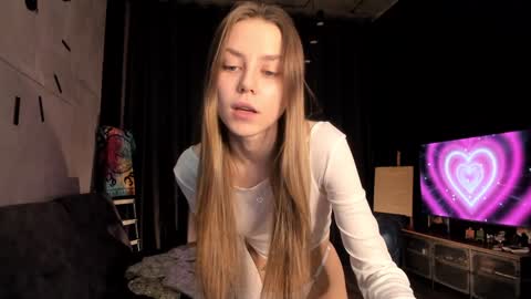 Lily 3 online show from January 2025 06:06:02 PM