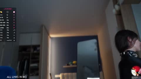 Marie online show from February 2025 07:35:01 PM