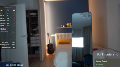 Marie online show from September 2025 06:08:02 PM