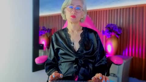 Miss Monserrate online show from April 2026 02:00:02 PM