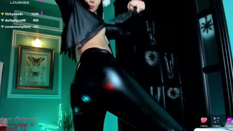 Moona  online show from December 2024 10:49:02 PM