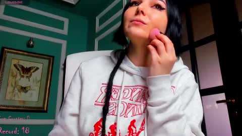 Moona  online show from February 2025 01:16:01 PM