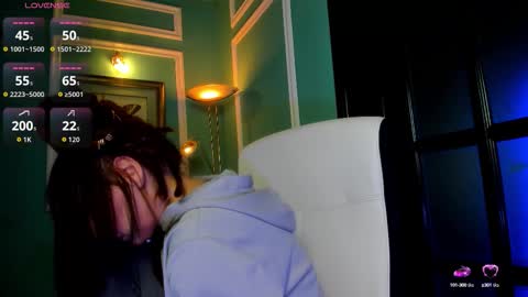 Moona  online show from October 2025 01:30:01 PM