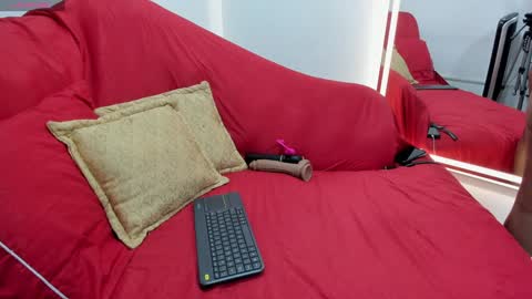 Luisa online show from January 2025 10:39:01 PM