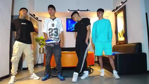 Snapshot of 1pushman chatting on February 2026 02:04:02 PM pushman online show from February 2026 02:04:02 PM