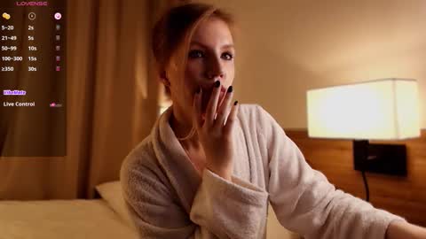 VICTORIA online show from November 2025 01:22:01 AM