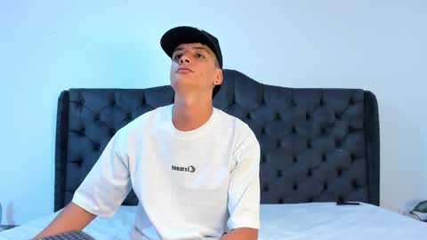 1Threestar online show from September 2025 12:04:02 PM