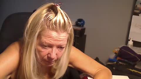 Susan online show from December 2024 03:22:02 PM