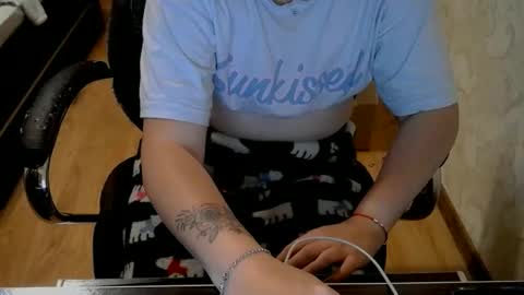 1your_hot_girls online show from October 2025 06:57:02 PM