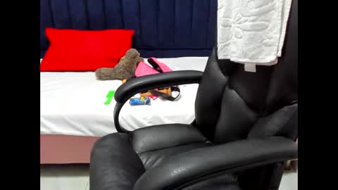 Isabella online show from February 2025 11:36:02 AM