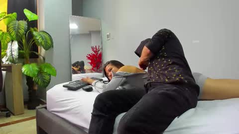 Snapshot of 2_fire chatting on November 2025 08:19:02 PM 2_fire online show from November 2025 08:19:02 PM