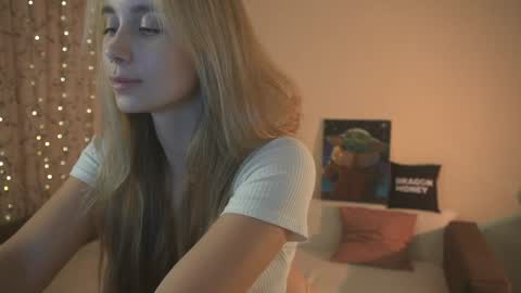 Elley  online show from January 2025 05:03:01 PM