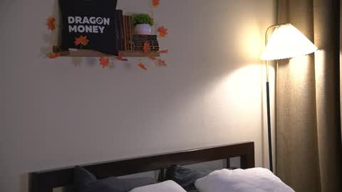 Elley  online show from December 2025 02:45:02 PM