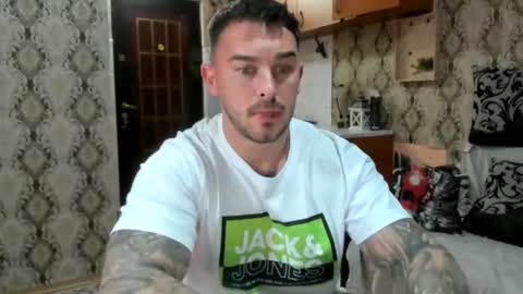 2sexymuscles online show from October 2025 07:38:01 PM