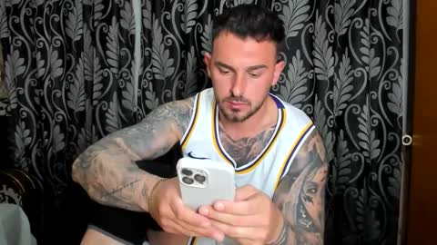 2sexymuscles online show from April 2026 08:03:02 PM