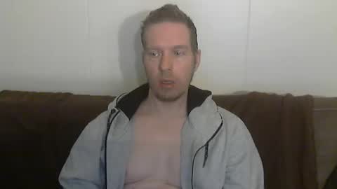 2small4you83 online show from March 2026 10:03:02 PM