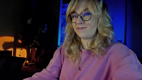 Snapshot of 5_in_one chatting on December 2024 05:48:01 AM Sunshine online show from December 2024 05:48:01 AM