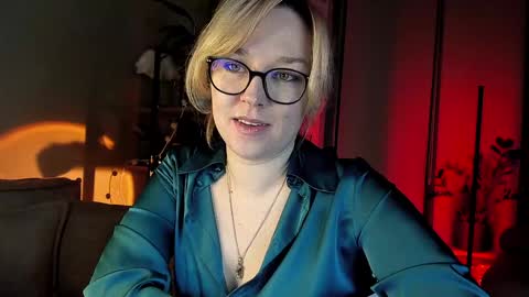 Snapshot of 5_in_one chatting on December 2024 04:28:02 AM Sunshine online show from December 2024 04:28:02 AM