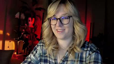 Snapshot of 5_in_one chatting on December 2024 05:18:02 AM Sunshine online show from December 2024 05:18:02 AM