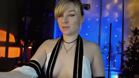 Snapshot of 5_in_one chatting on December 2024 05:10:02 AM Sunshine online show from December 2024 05:10:02 AM