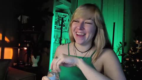 Snapshot of 5_in_one chatting on January 2025 05:02:02 AM Sunshine online show from January 2025 05:02:02 AM