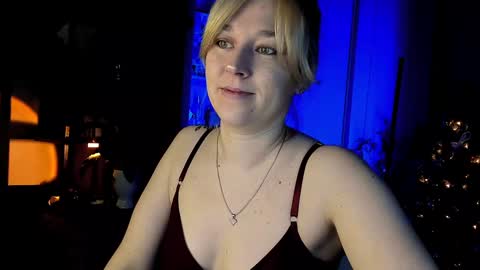 Snapshot of 5_in_one chatting on January 2025 04:52:02 AM Sunshine online show from January 2025 04:52:02 AM