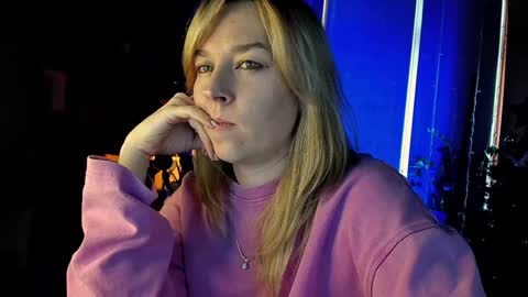 Snapshot of 5_in_one chatting on February 2025 08:54:01 AM Sunshine online show from February 2025 08:54:01 AM